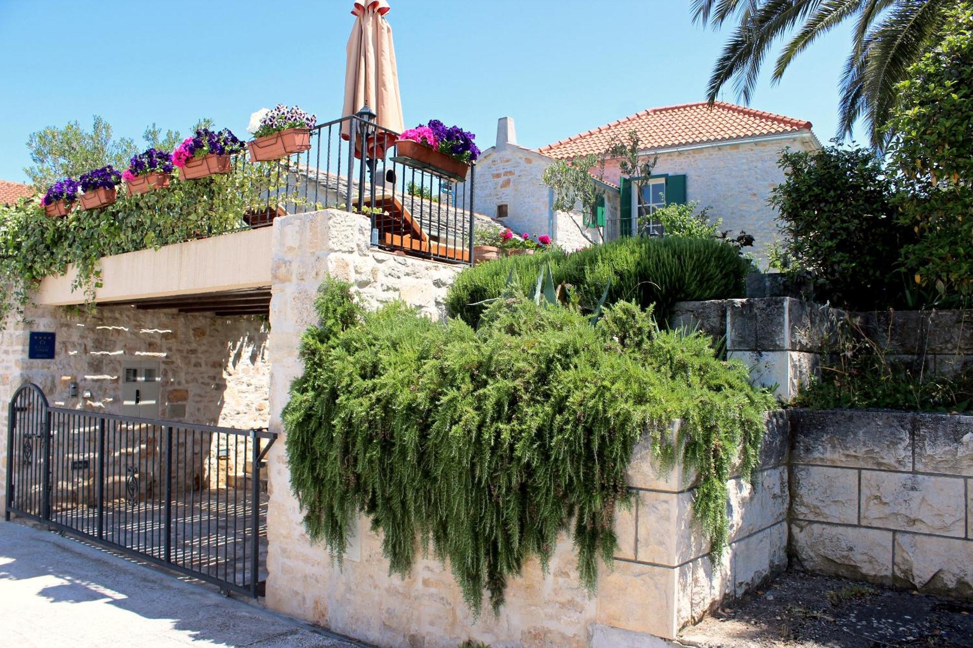 Villa Maruka Supetar Exterior foto